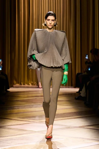 Look 4